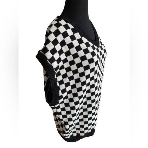 Iets Frans Unisex  V-Neck Checkered Sweater Vest - Black and White Size XL - Picture 3 of 6